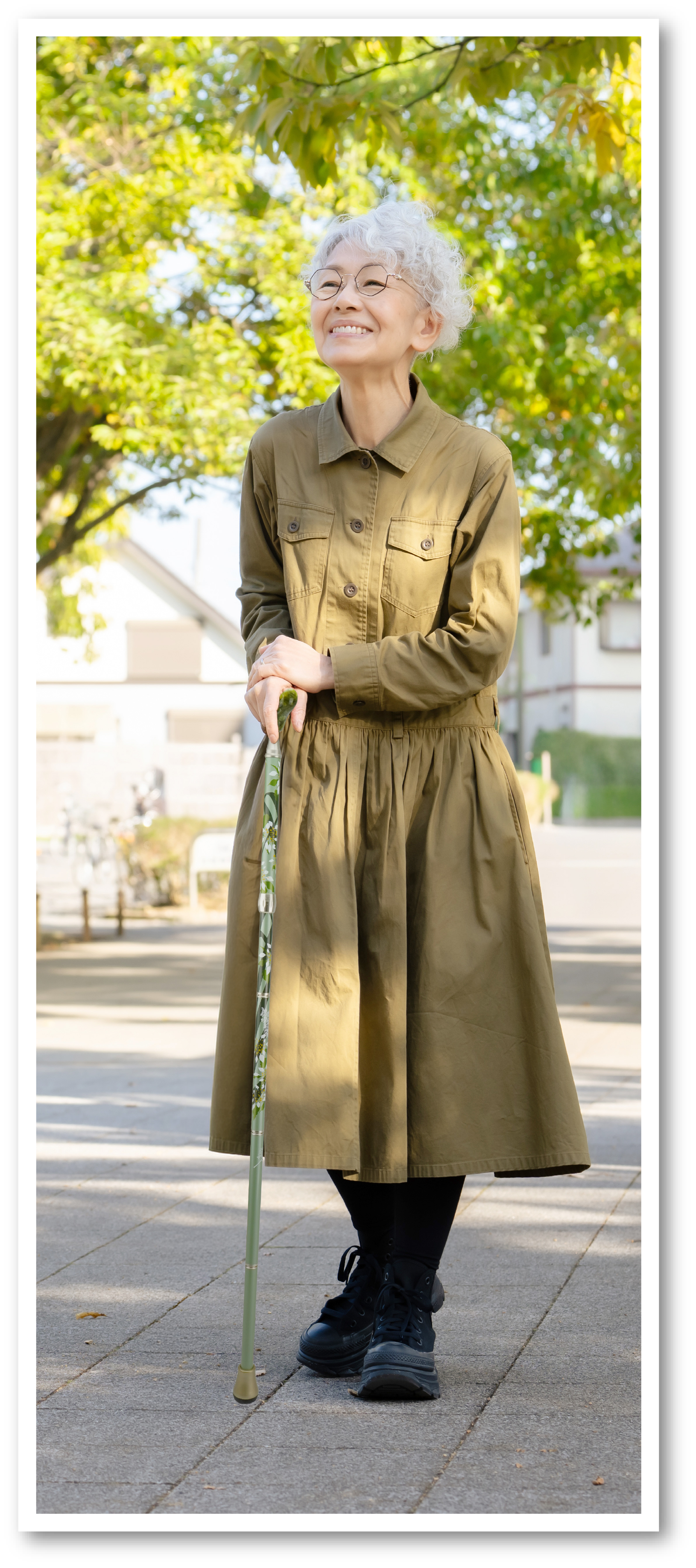 転倒予防の杖と姿勢改善、筋力維持、介護予防のための2本杖